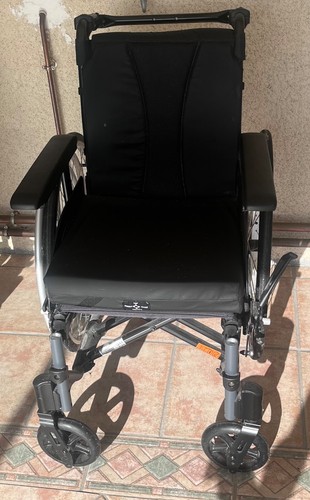 Chaise roulante non electrique - chaise,