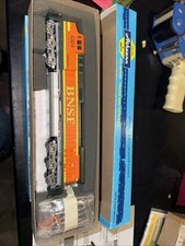 Athearn HO BNSF Heritage #2 GE C44-9W Diesel Locomotive #4324 Kit 04944 B068