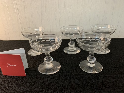 Coupes champagne modèle - à,