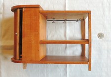 Ancienne armoire de Poupée en