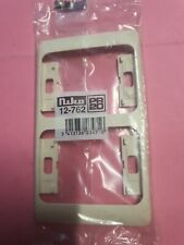 Niko 12-762 - Plaque Double NIKO Verticale CREME entraxe 60mm Enjoliveur NIKO