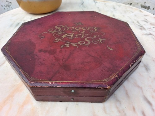 Ancienne rare boite - , en