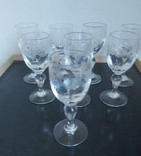 8 verres à liqueur, en
