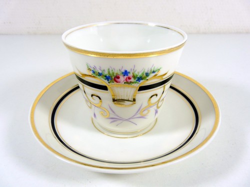 Tasse sous porcelaine - sous-tasse,
