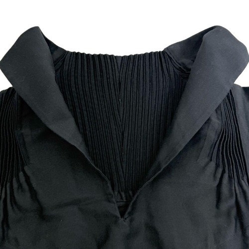 Robe plissée sans - , manches