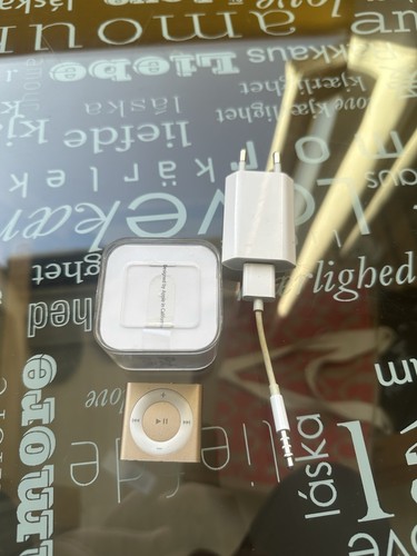 Ipod shuffle 4th - gen, beige