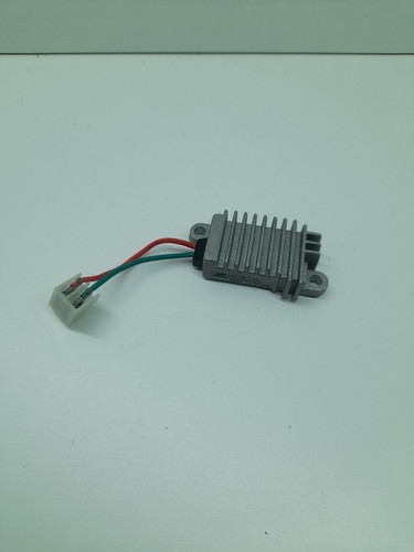 Régulateur tension pour - de,