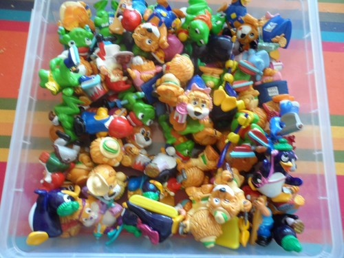 Lot 69 figurines kinder - ⭐,