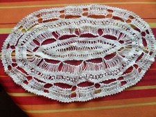 NAPPERON ANCIEN VINTAGE OVALE