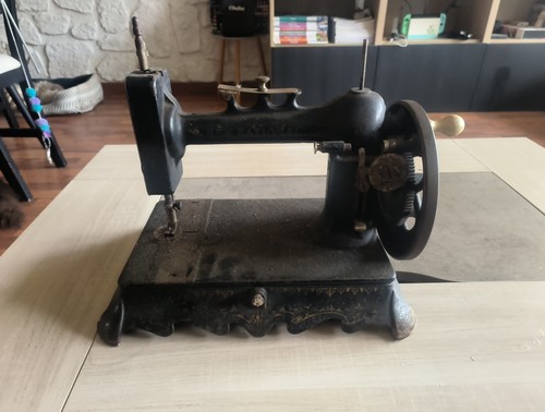Machine coudre ancienne - machine,
