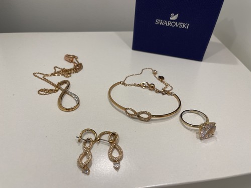 Ensemble bijoux swarovski - bijoux,