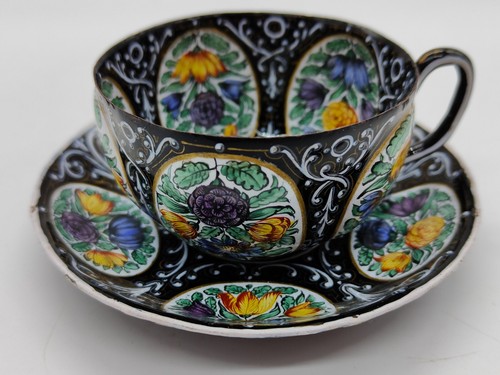 Tasse sous cuivre - &,