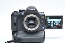Olympus E620 Digital SLR Camera W/OLYMPUS HLD-5 Battery grip
