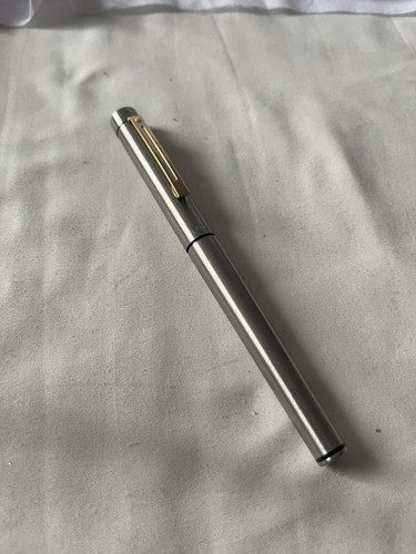 Stylo plume métal argenté