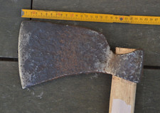 Ancienne Hache d'abattage