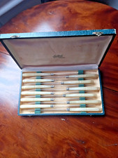 ménagère de 12 couteaux inox