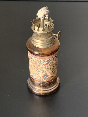 Pretty antique kerosene lamp - pretty,