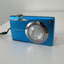 Nikon Coolpix S3000 Compact