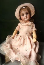 SUPERBE POUPEE DEP  ETAT D