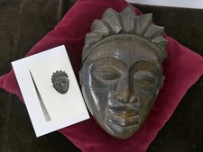masque africain M'Bigou,Gabon,ebène avec photo,datée 1937,18x27cm
