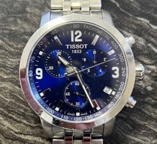 Montre chronographe quartz - à,