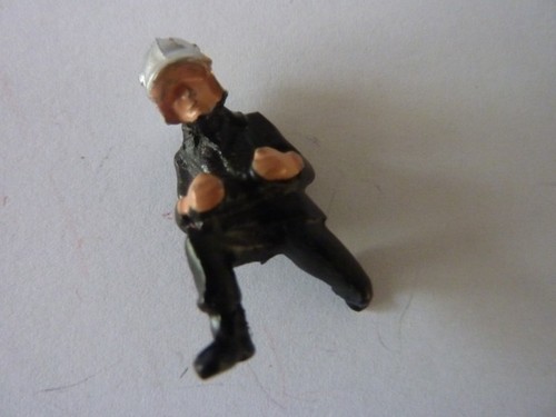 Figurine pompier plomb 3cms - pompier,