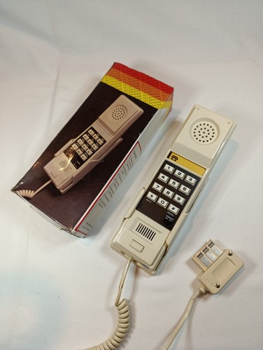 Téléphone fixe murale - téléphone, a