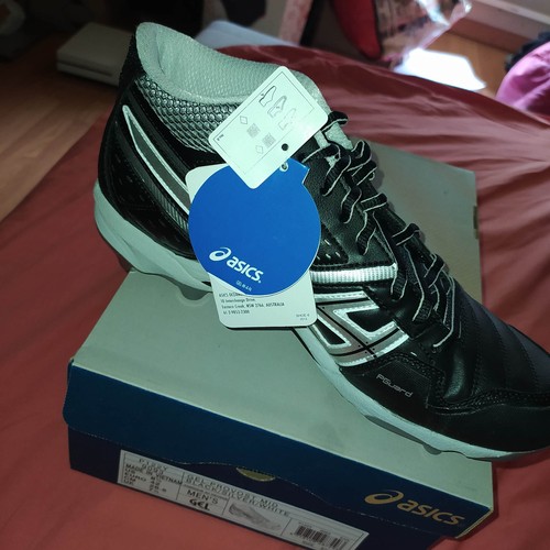 Chaussure asics football semi - chaussure,