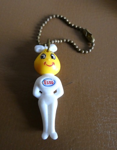 Ancien porte clé esso girl - ancien,