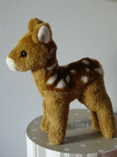 Adorable faon bambi - adorable, biche