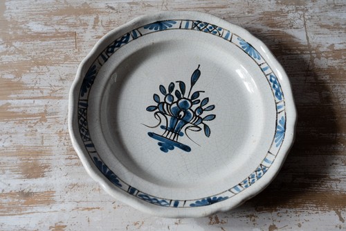 Plat rond ancien - , noir