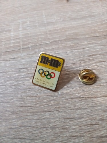 Vintage pin s - pin's, m&m's