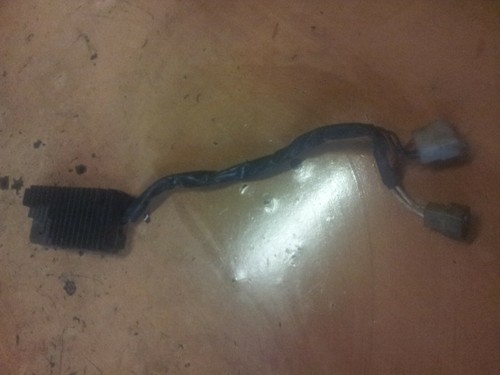 Regulateur yamaha 1300 - ,