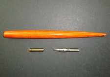 CALLIGRAPHY PEN HOLDER WOOD COLOR VARNISH + 2 FEATHERS OFFERED PENHOLDER + 2 NIBS