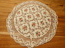 Linge ancien 1 napperon tissu fleuri pourtour dentelle