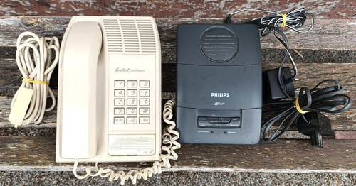 Téléphone touches vintage - À,