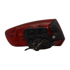 Feu arriere principal droit