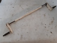 axe / support de roue avant de