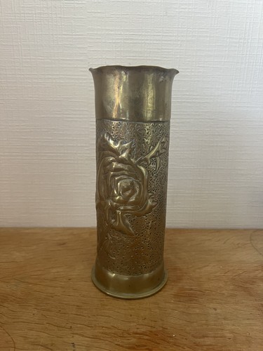 Large shell vase - , engraved