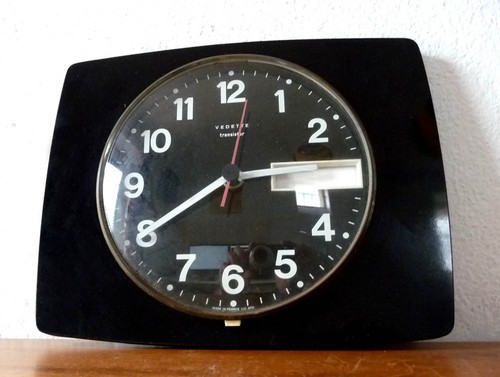 Belle horloge vedette noire - ,