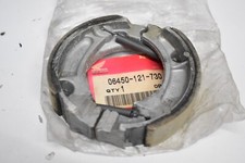 Jeu de mâchoires frein HONDA C50 C70 C90 SUPER CUB  1992-05  ref: 06450-121-730