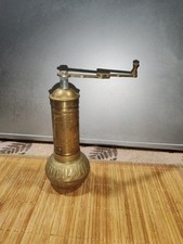 Ancien petit moulin à poivre