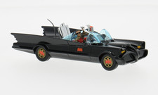Batmobile avec Batman et Robin