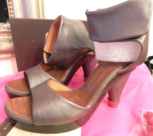 Chaussures sandales bride