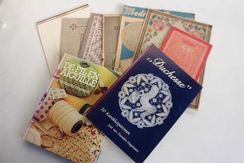 Livres revues dentelle - +,