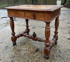Table Bureau style Louis XIII
