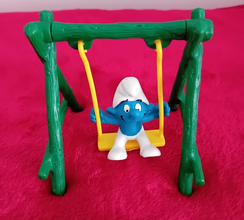 Schtroumpf sur balançoire - sur, la