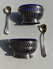 PAIRE DE SALERONS + PELLES A