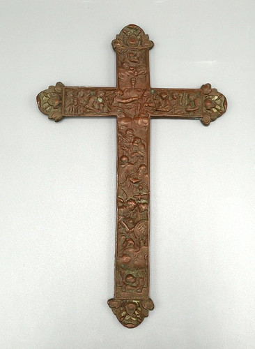 Crucifix plomb patiné - crucifix,