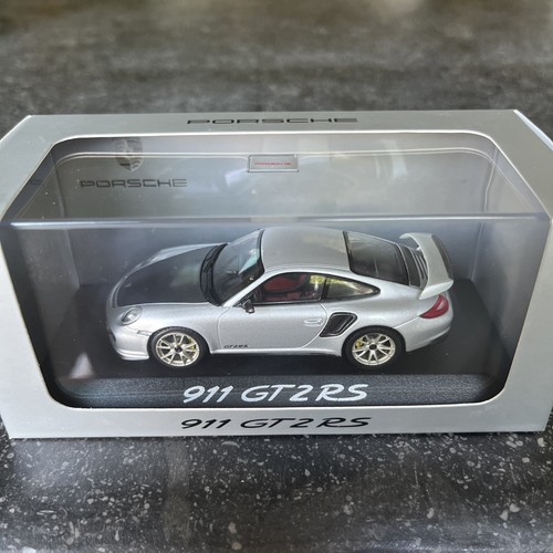 Minichamps porsche 911 - porsche, gt2